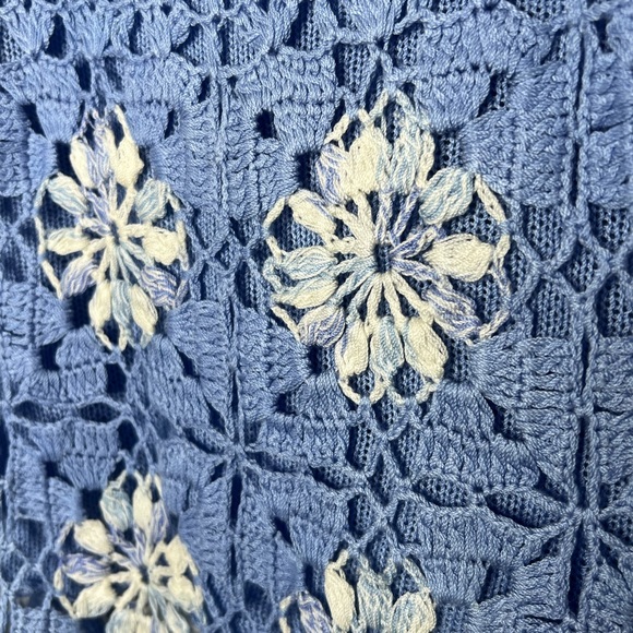 *SOLD* Vintage Size Small Blue and White Crochet Babydoll Tank - Picture 4 of 5